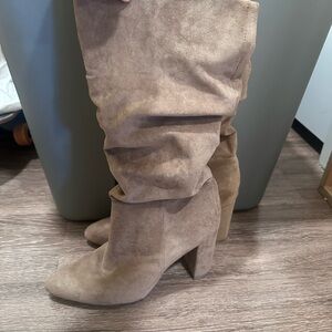 Elegant Tan Suede Heeled Boots